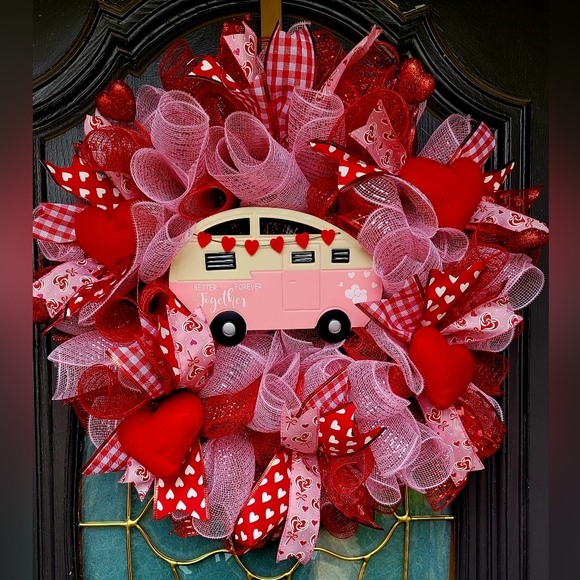 New! Hanmade. Valentine's Day Wreath - Picture 4 of 4